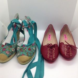 2 pairs of Betsey Johnson shoes wedges flats 8.5